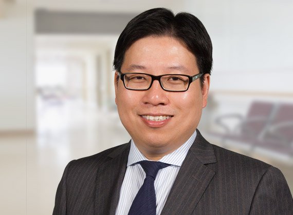 Dr Season Yeung - Ophthalmologist and Ophthalmic Surgeon